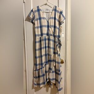 Old Navy Blue and White Plaid Ruffle Wrap Dress – Size Large NWT
